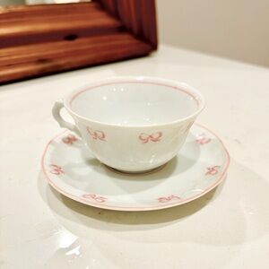 Ruban Pink
by VISTA ALEGRE- tea cup & saucer